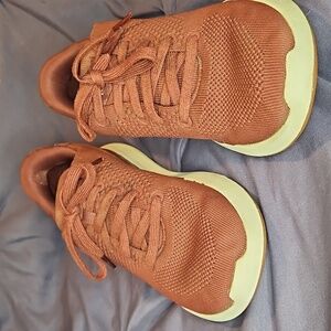 Kizik Lima Maroon Step-In Shoes Womens Size 7.5